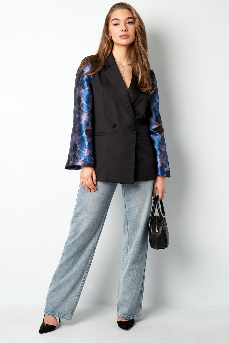Schwarzer Blazer mit Jacquard-Ärmeln - Blau Bild6